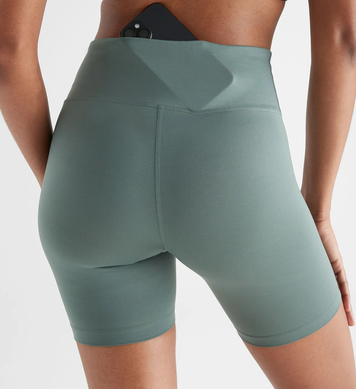 Women's High-Rise Sleek Short 6"